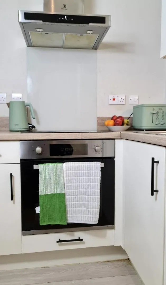 Charming 1-Bed Apartment In Leeds